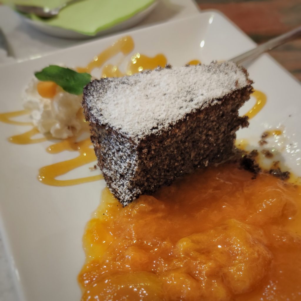 Poppyseed cake with apricot puree